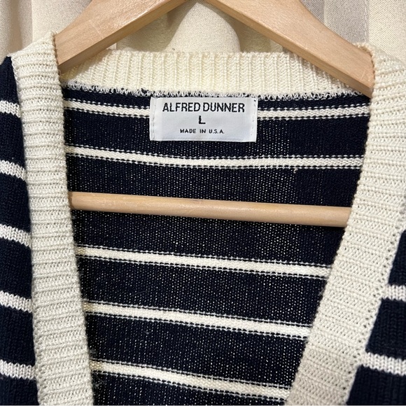 Women's Vintage 80's Alfred Dunner Navy and Cream Striped Cardigan - Picture 4 of 9